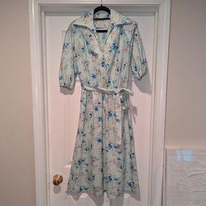 Vintage Leslie Fay Blue Spring Flower Fit and Flare Dress with Belt (Z21)